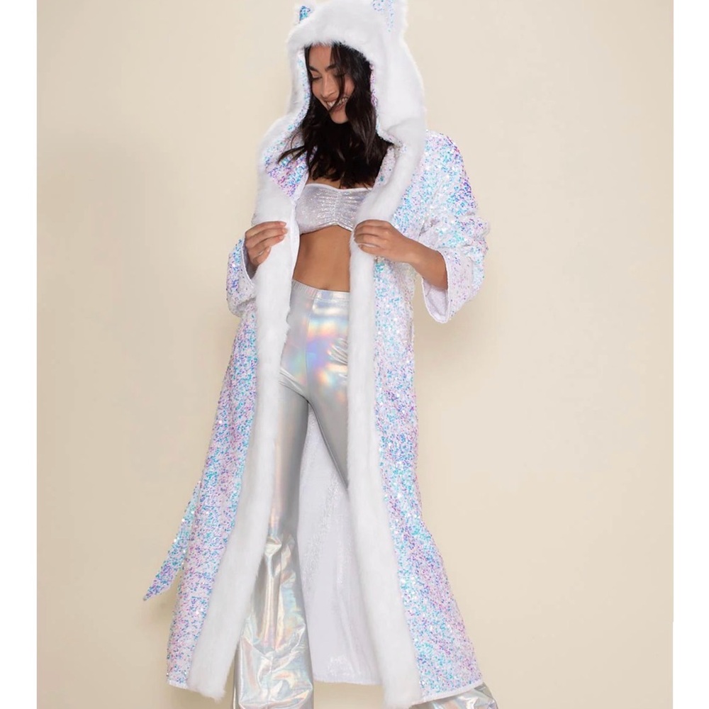 IRIDESCENT SEQUIN WOLF CLASSIC COLLECTOR EDITION